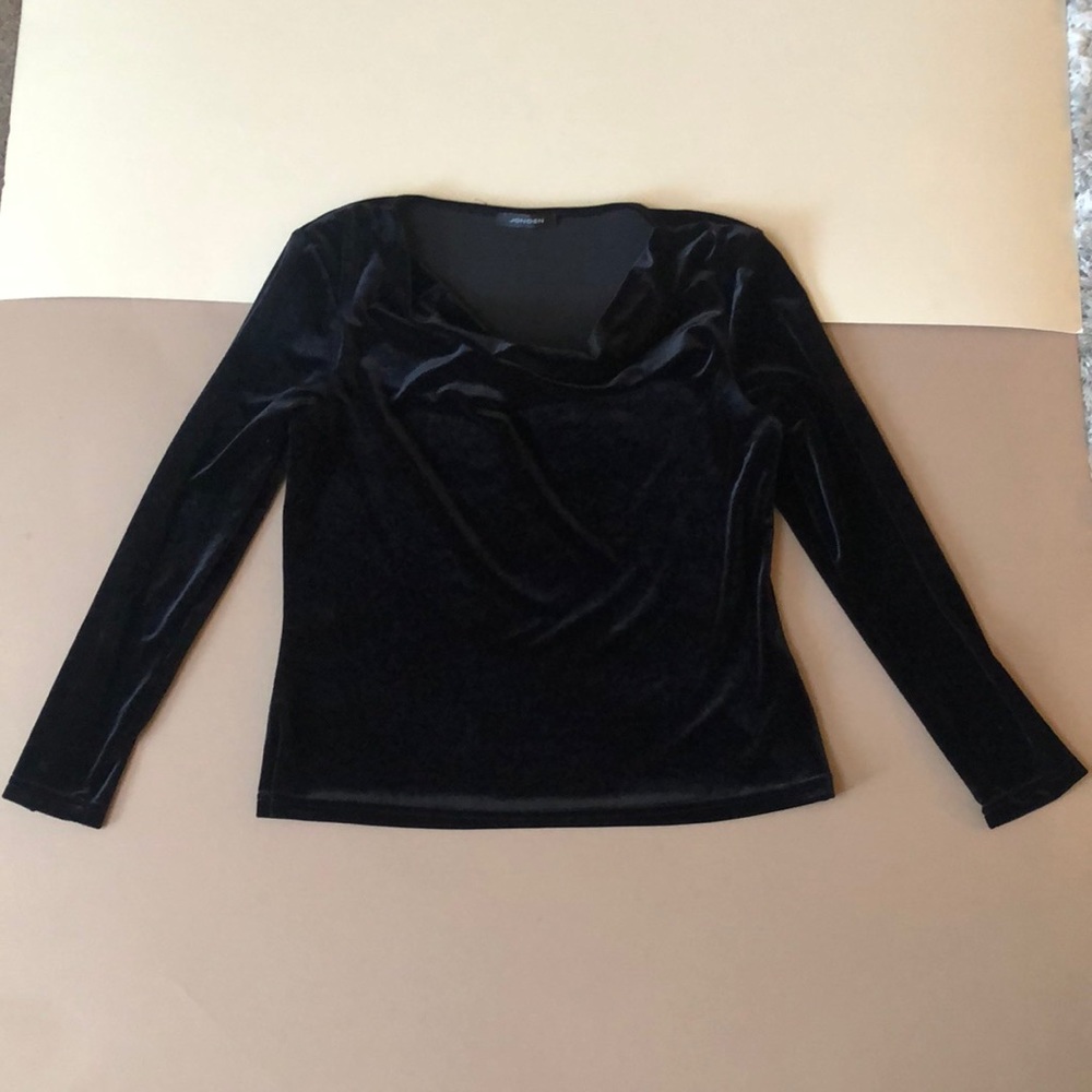 Jonden Velvet Cowl Top